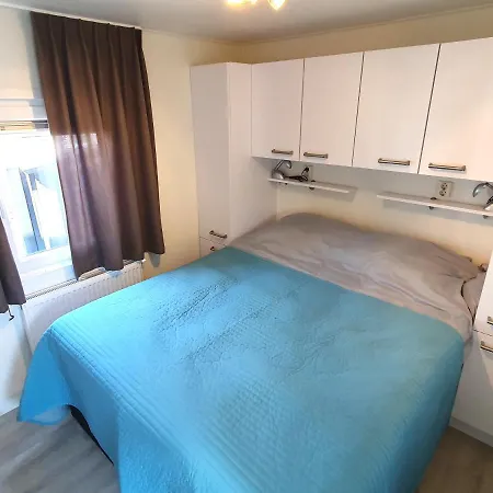 Sandy Feet Retreat *