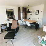 Dağ evi Sandy Feet Retreat